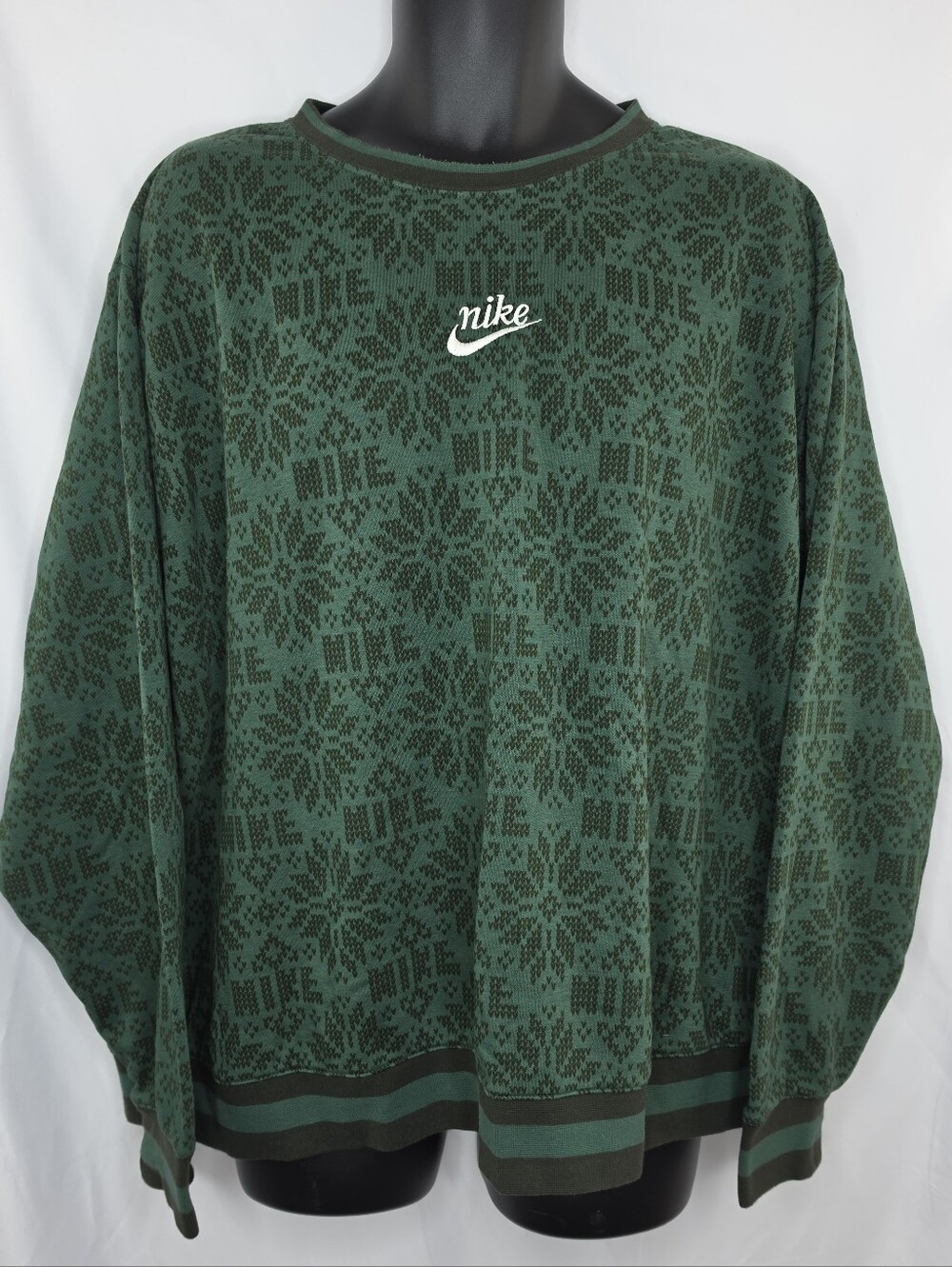 Nike Men's Green Crewneck Sweatshirt Snowflake Fair Isle Pattern Size XXL 3091